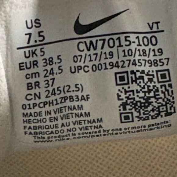 Size 7.5 - Women’s Nike Air Max React 270 multicolor shoes - Picture 9 of 9